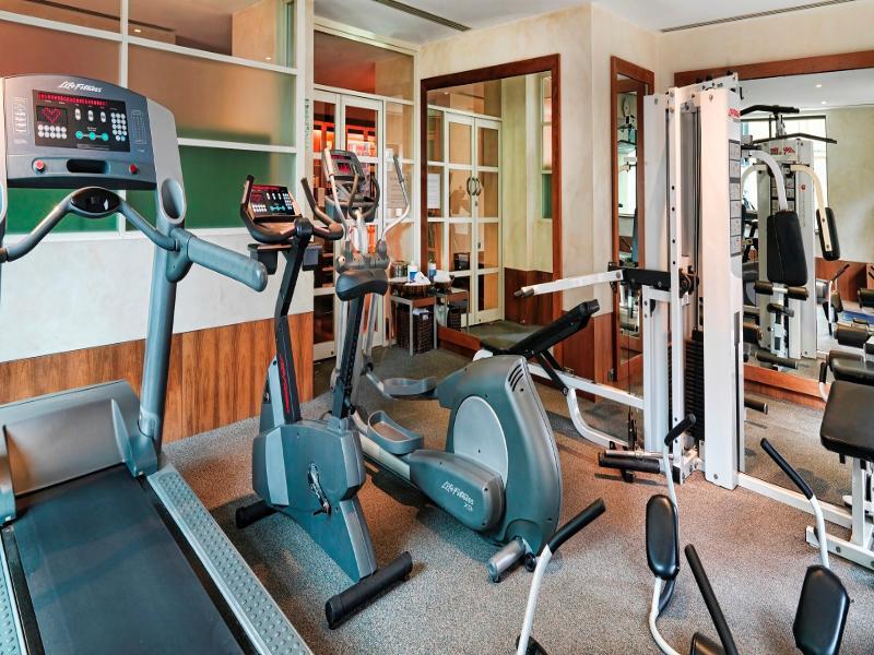 Amora Hotel Jamison Sydney Exterior foto A gym