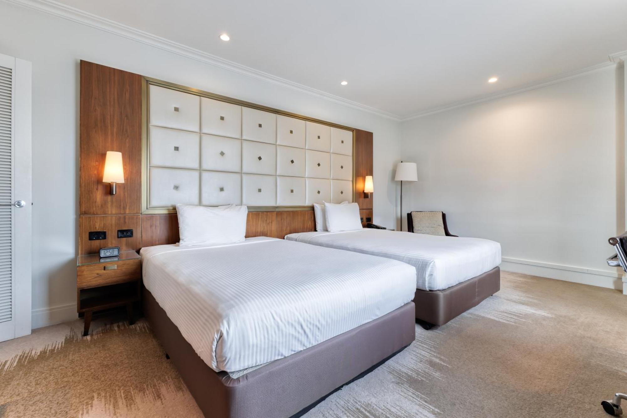 Amora Hotel Jamison Sydney Exterior foto A guest room at the Hilton Garden Inn